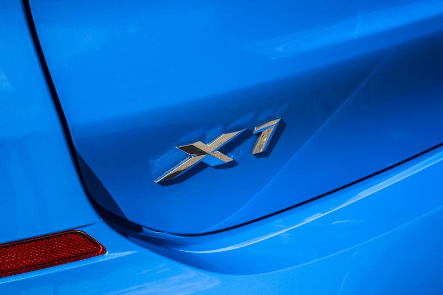 Логотип BMW X1 xDrive25i M Sport (F48) 2019 года  (WW) (фото 80 из 112)